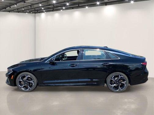 Aurora Black Pearl 2025 Kia K5 GT-Line