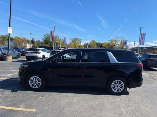 2022 Kia Carnival LXS