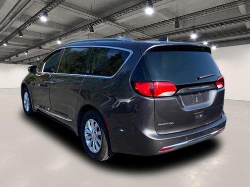 2019 Chrysler Pacifica Touring-L