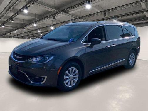 2019 Chrysler Pacifica Touring-L