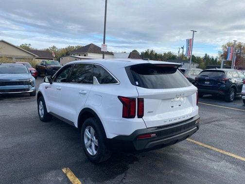 2022 Kia Sorento LX