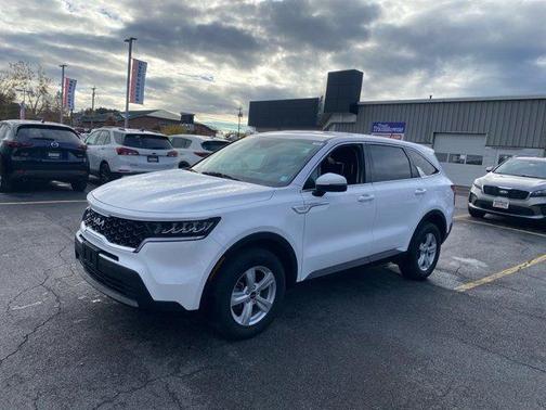 2022 Kia Sorento LX