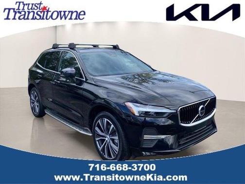 Onyx Black Metallic 2022 Volvo XC60 B5 Momentum
