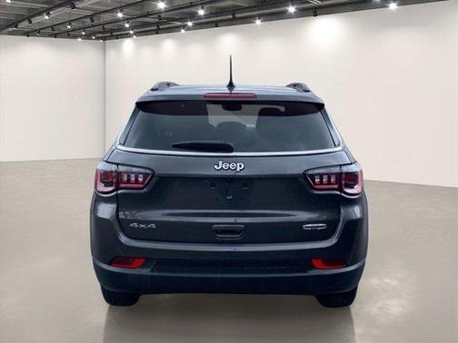 Gray 2022 Jeep Compass Latitude
