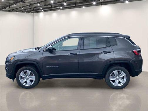 Gray 2022 Jeep Compass Latitude