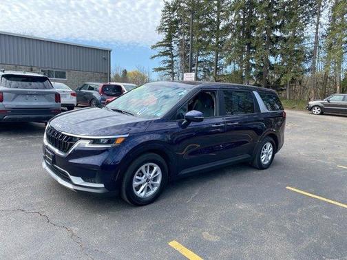 2023 Kia Carnival LX