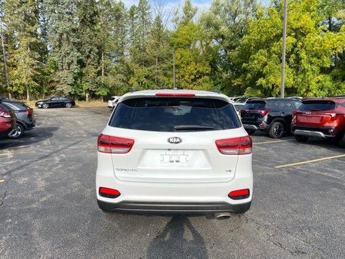 2019 Kia Sorento S