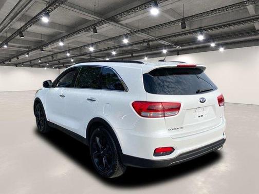 2019 Kia Sorento S