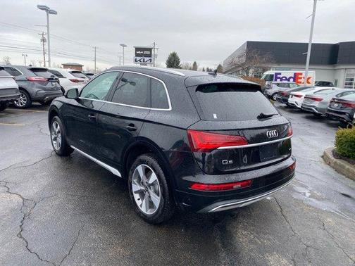 2022 Audi Q5 40 Premium Plus