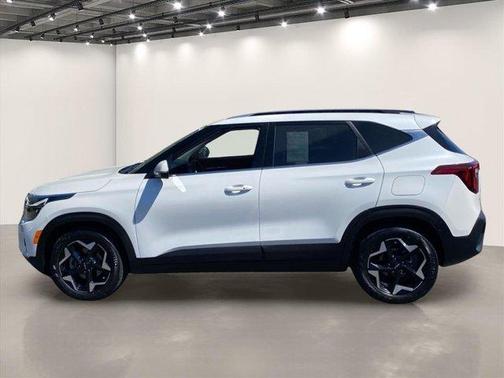Snow White Pearl 2024 Kia Seltos EX