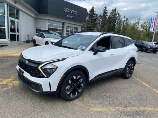 Glacial White Pearl 2023 Kia Sportage X-Line