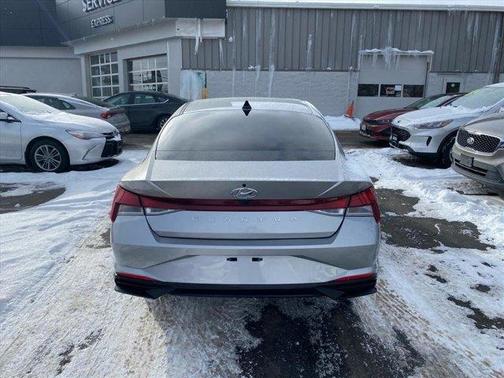 2021 Hyundai ELANTRA SEL