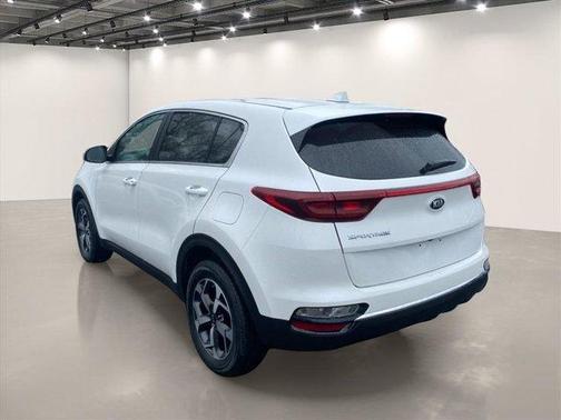 Snow White Pearl 2021 Kia Sportage LX