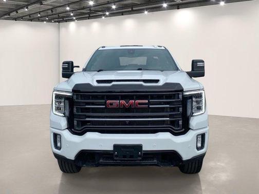 Summit White 2022 GMC Sierra 2500 AT4