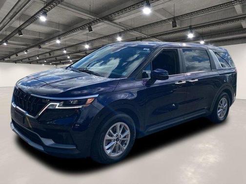 2023 Kia Carnival LX
