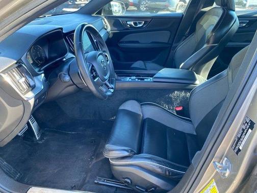 2019 Volvo S60 T6 R-Design