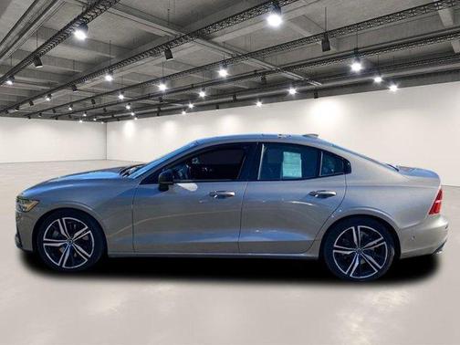 2019 Volvo S60 T6 R-Design
