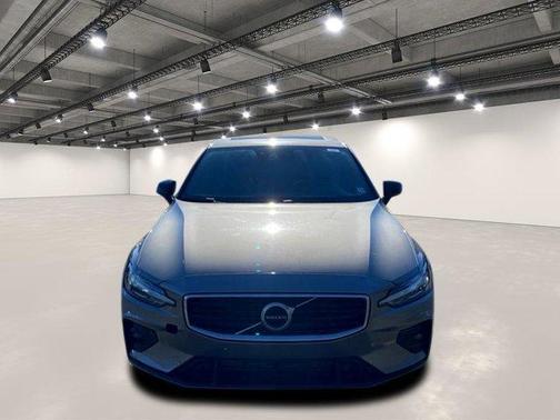 2019 Volvo S60 T6 R-Design