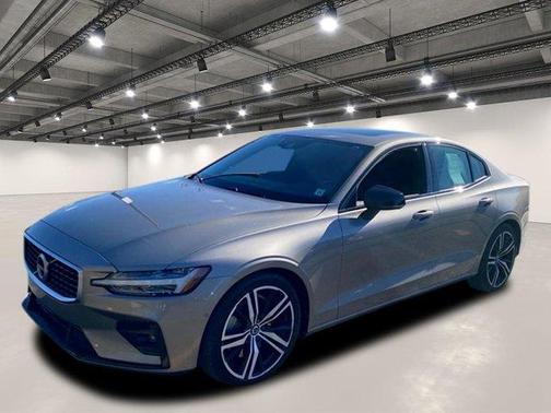2019 Volvo S60 T6 R-Design