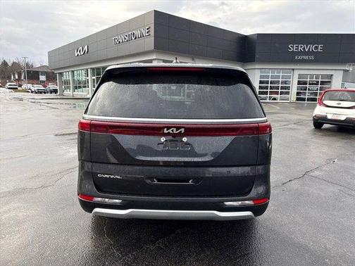 2023 Kia Carnival LX