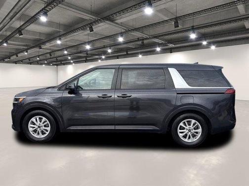 2023 Kia Carnival LX