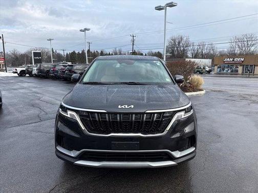 2023 Kia Carnival LX