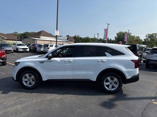 2022 Kia Sorento LX