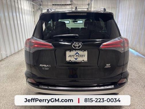 Black Sand Pearl 2016 Toyota RAV4 SE