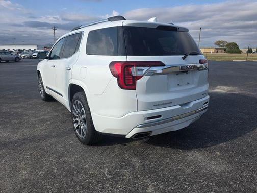 2022 GMC Acadia Denali