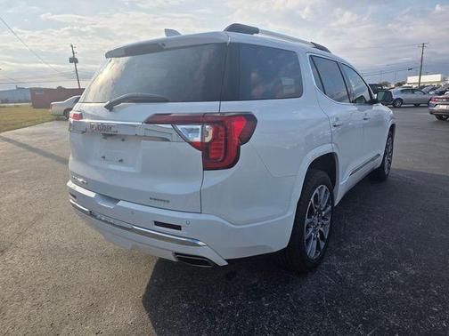 2022 GMC Acadia Denali