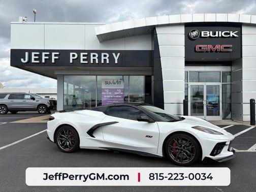 White Pearl Metallic 2023 Chevrolet Corvette Stingray w/3LT