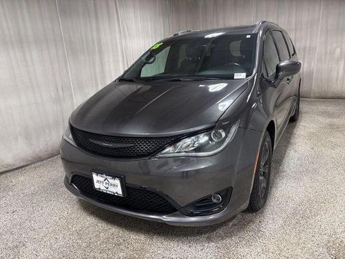 2018 Chrysler Pacifica Touring-L