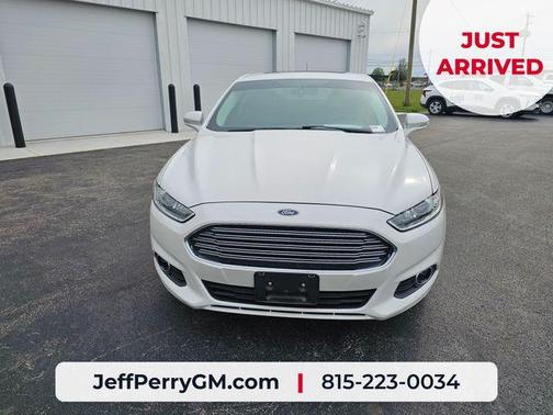 White Platinum Clearcoat Metallic 2015 Ford Fusion SE