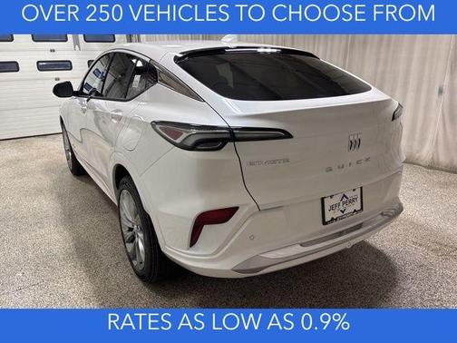 White Frost Tri-Coat 2026 Buick Envista Avenir