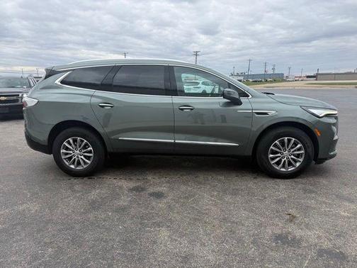 2023 Buick Enclave Essence