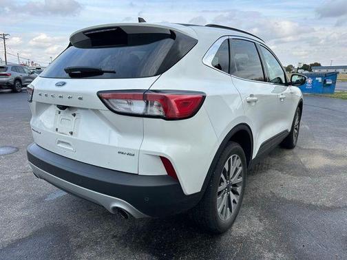 2022 Ford Escape Titanium