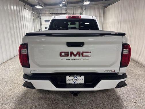 2024 GMC Canyon AT4