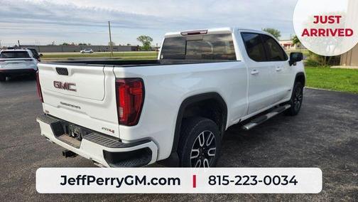 White 2021 GMC Sierra 1500 AT4