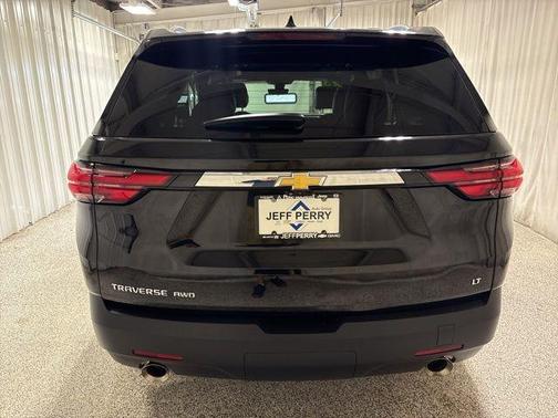 Mosaic Black Metallic 2023 Chevrolet Traverse LT Leather