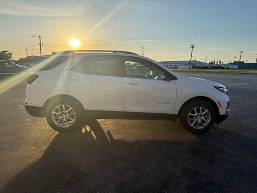 White 2022 Chevrolet Equinox 1LT