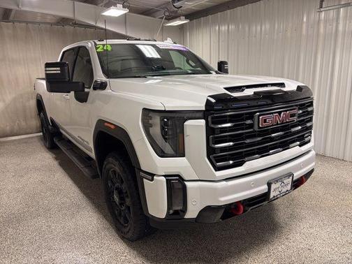 2024 GMC Sierra 2500 AT4