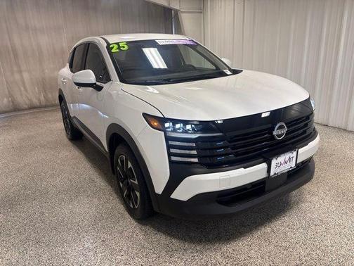 Aspen White Tri 2025 Nissan Kicks SV