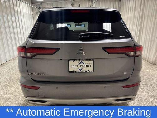 Mercury Gray Metallic 2022 Mitsubishi Outlander SE