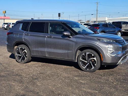 2022 Mitsubishi Outlander SE