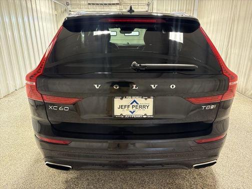 2019 Volvo XC60 Recharge Plug-In Hybrid T8 R-Design