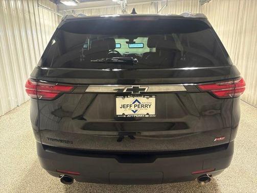 Mosaic Black Metallic 2022 Chevrolet Traverse RS