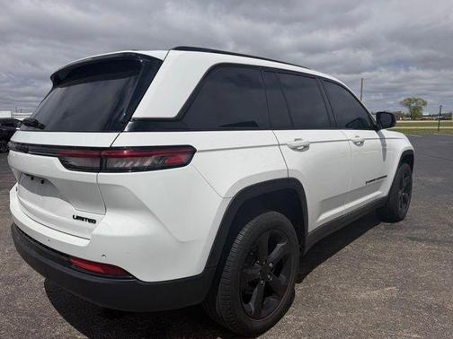 Bright White Clearcoat 2023 Jeep Grand Cherokee Limited