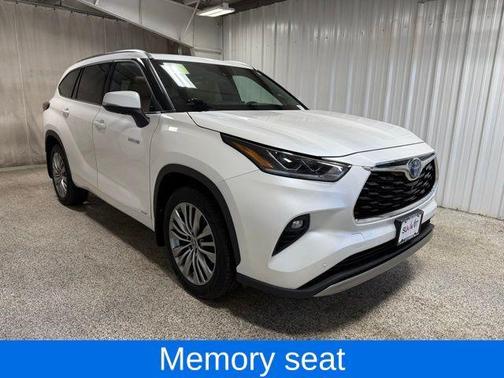 2021 Toyota Highlander Hybrid Platinum