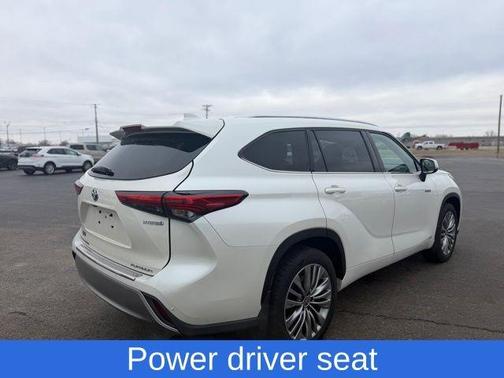 2021 Toyota Highlander Hybrid Platinum