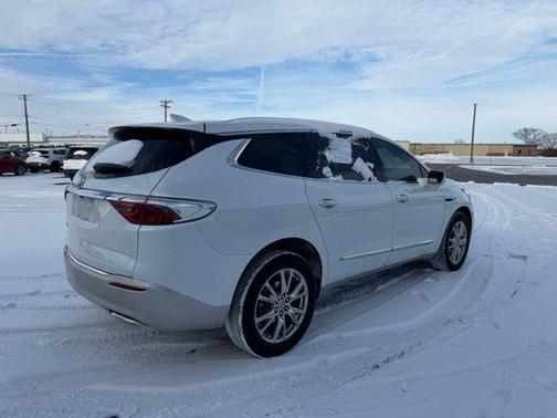 2023 Buick Enclave Essence